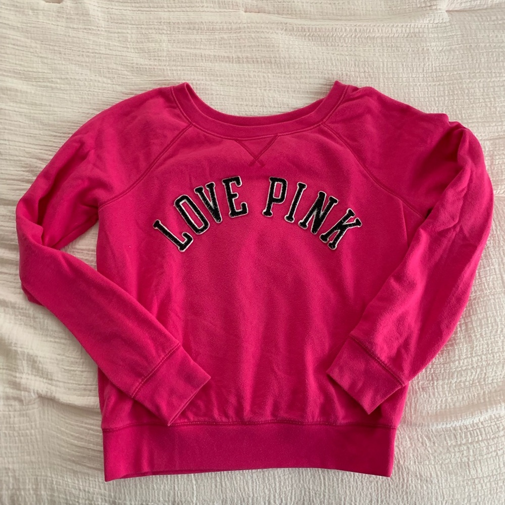 pink sweatshirt